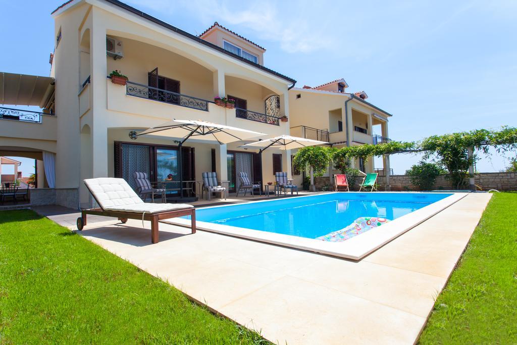 Premium Central Apartments Vrsar Ngoại thất bức ảnh